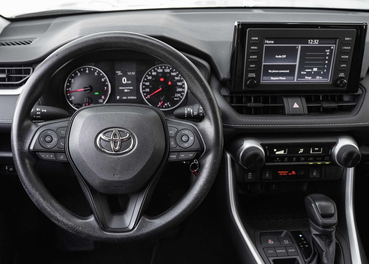 2022 Toyota RAV4 LE FWD