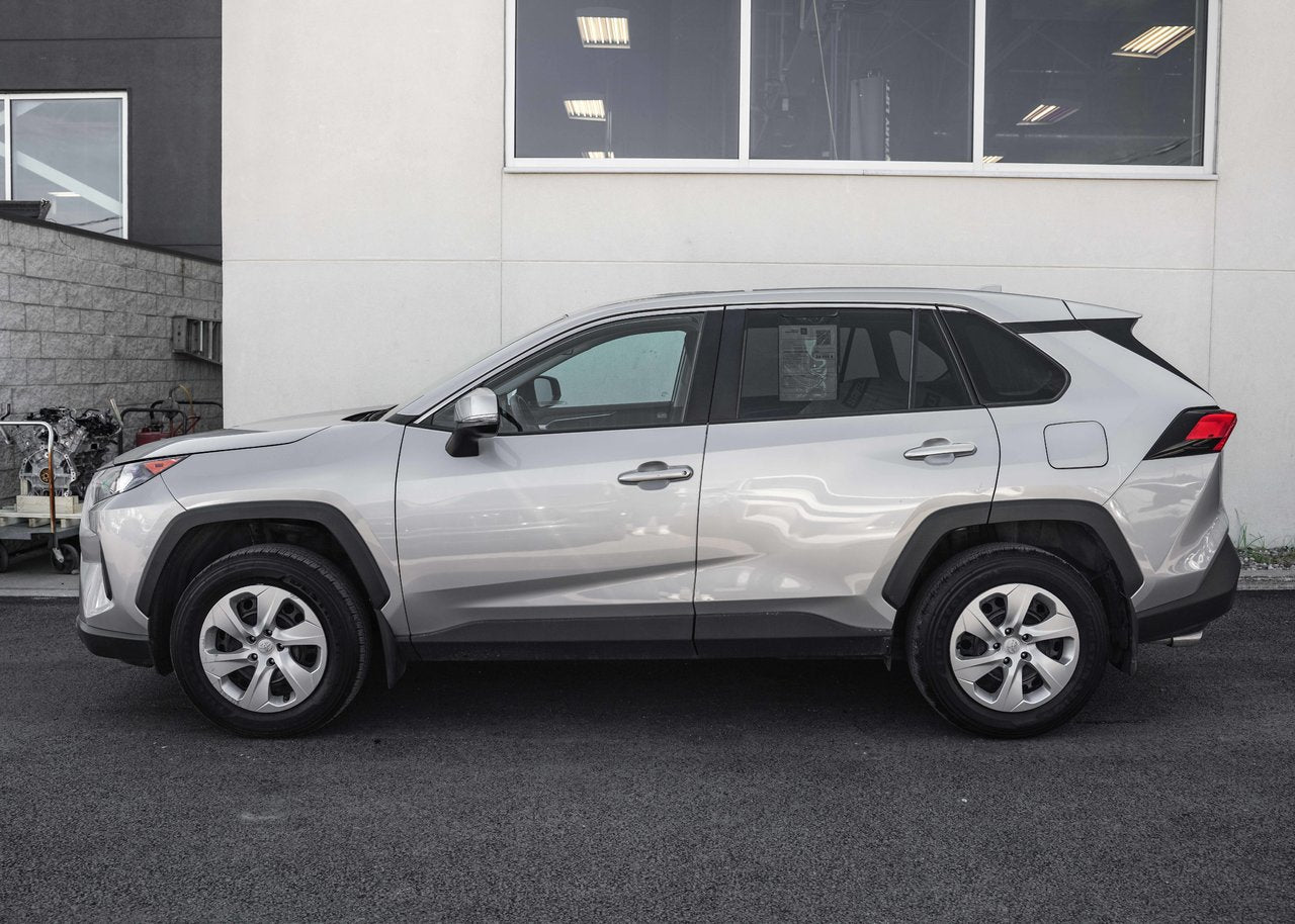 2022 Toyota RAV4 LE FWD
