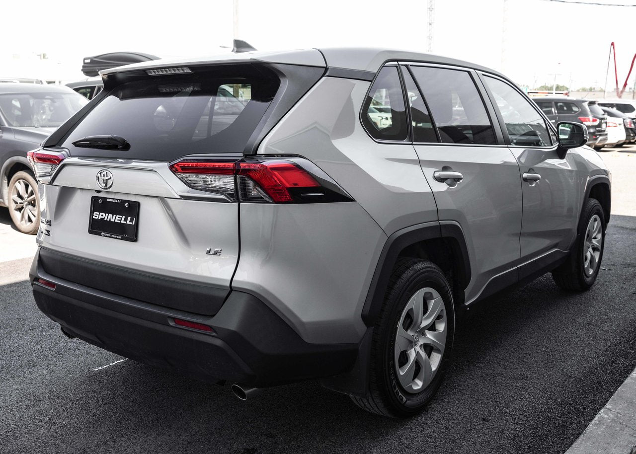 2022 Toyota RAV4 LE FWD