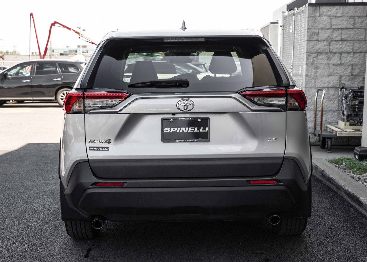 2022 Toyota RAV4 LE FWD