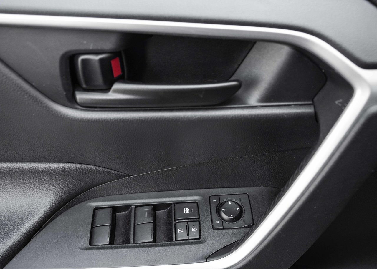 2022 Toyota RAV4 LE FWD