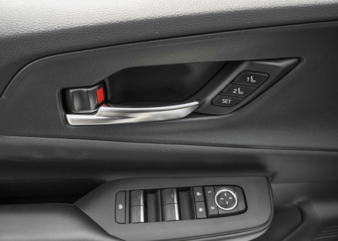 2025 Toyota Prius Plug-in Hybrid XSE PREMIUM