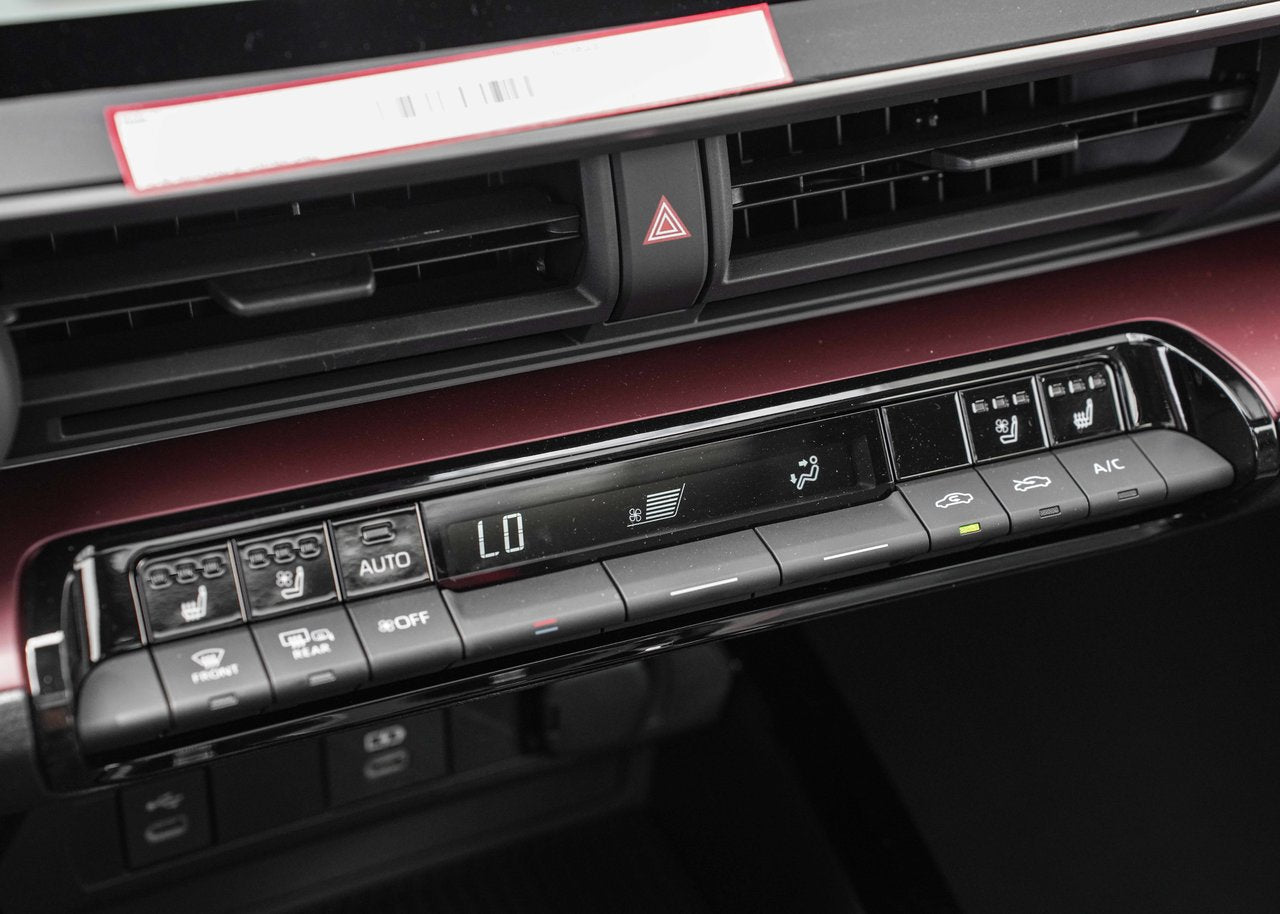 2025 Toyota Prius Plug-in Hybrid XSE PREMIUM