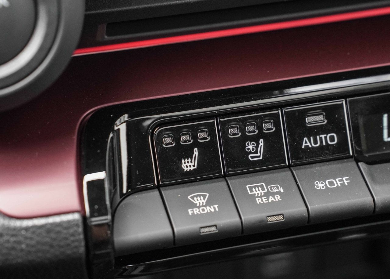 2025 Toyota Prius Plug-in Hybrid XSE PREMIUM