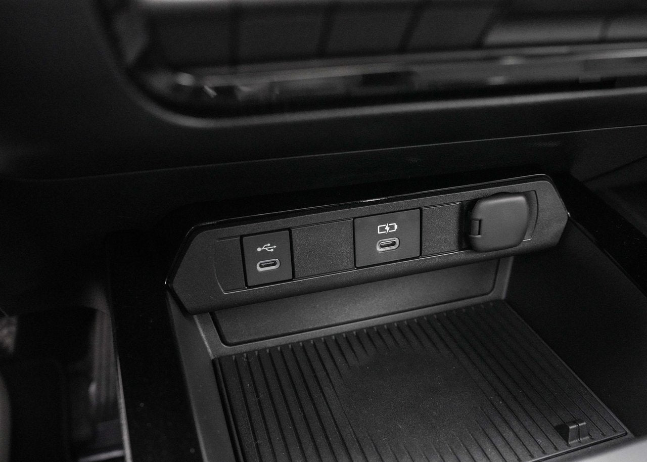 2025 Toyota Prius Plug-in Hybrid XSE PREMIUM