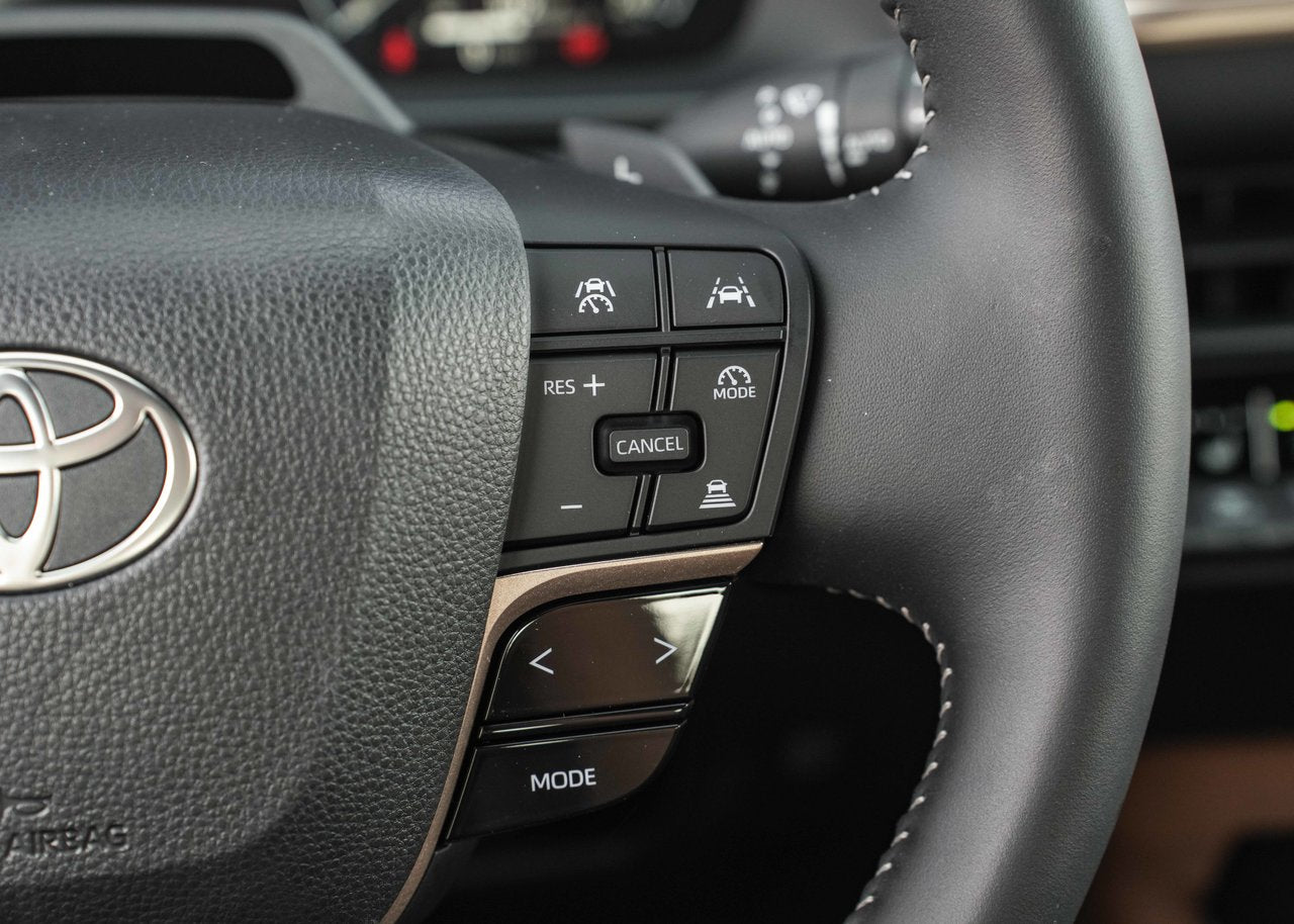 2025 Toyota Crown Signia TECHNOLOGIE AVANCE