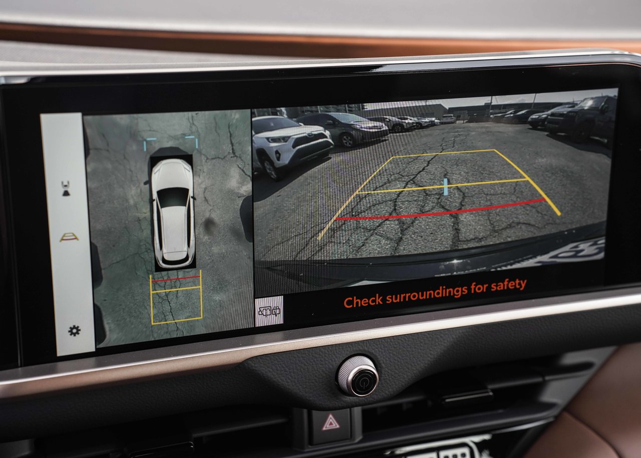 2025 Toyota Crown Signia TECHNOLOGIE AVANCE