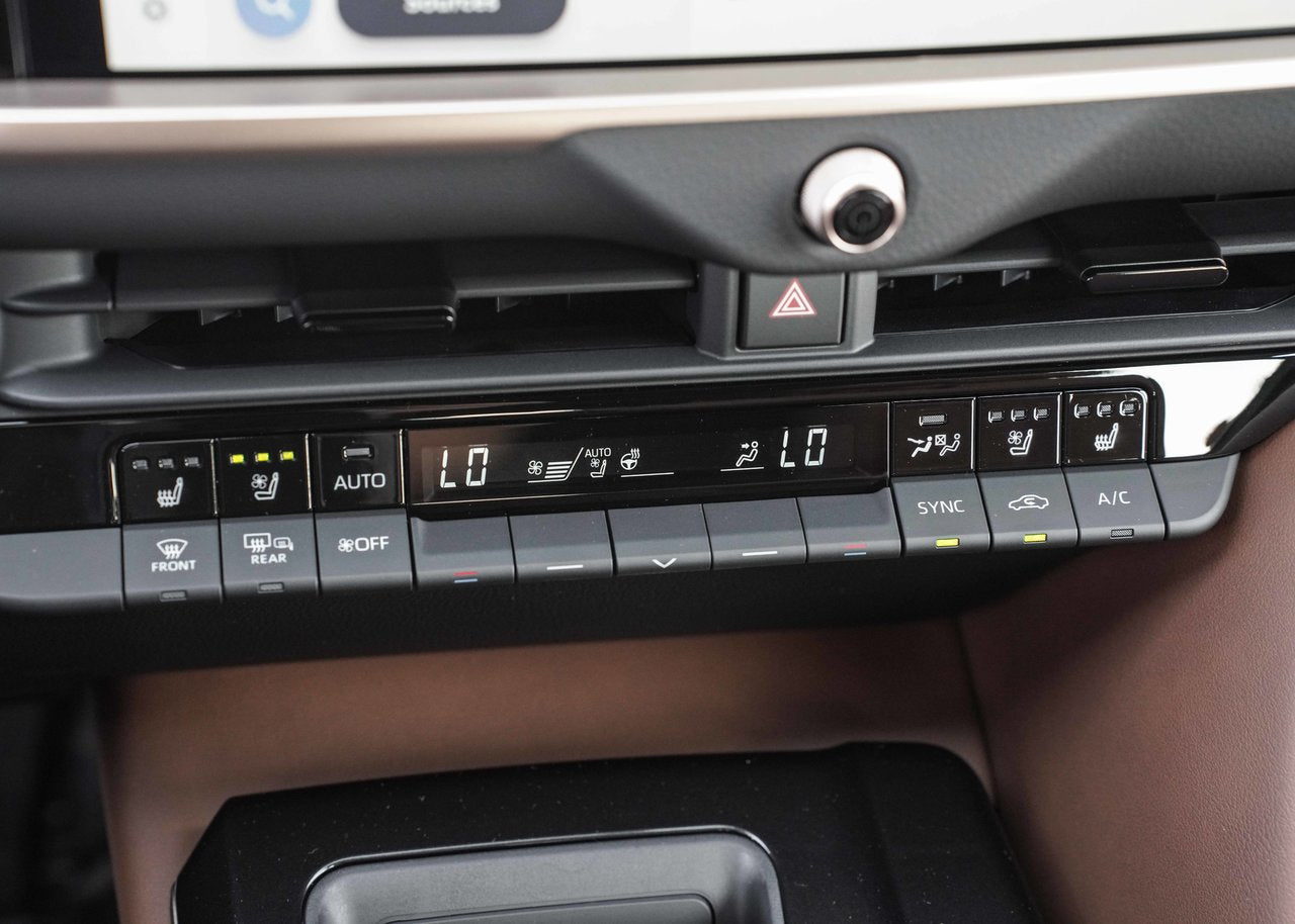 2025 Toyota Crown Signia TECHNOLOGIE AVANCE