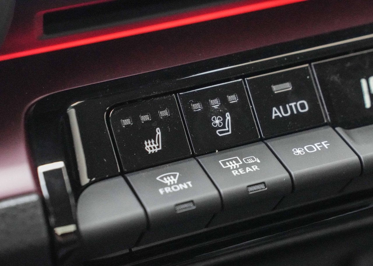 2025 Toyota Prius Plug-in Hybrid XSE PREMIUM