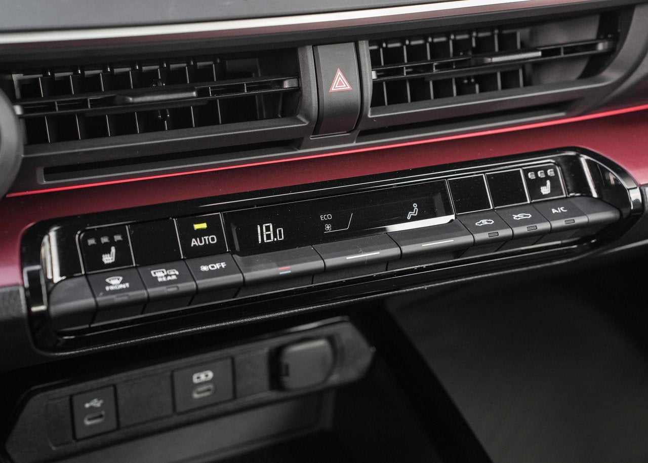 2025 Toyota Prius Plug-in Hybrid XSE PREMIUM