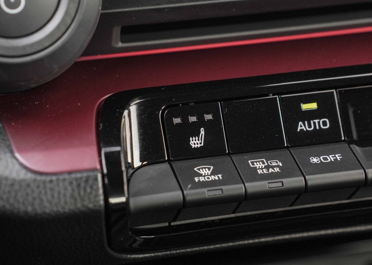 2025 Toyota Prius Plug-in Hybrid XSE PREMIUM