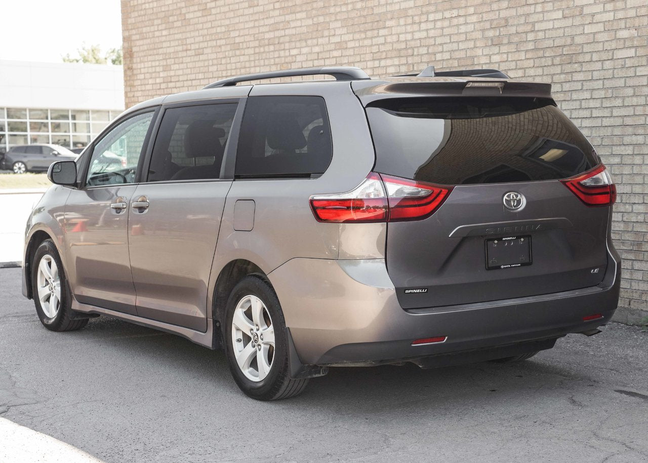 2020 Toyota Sienna LE