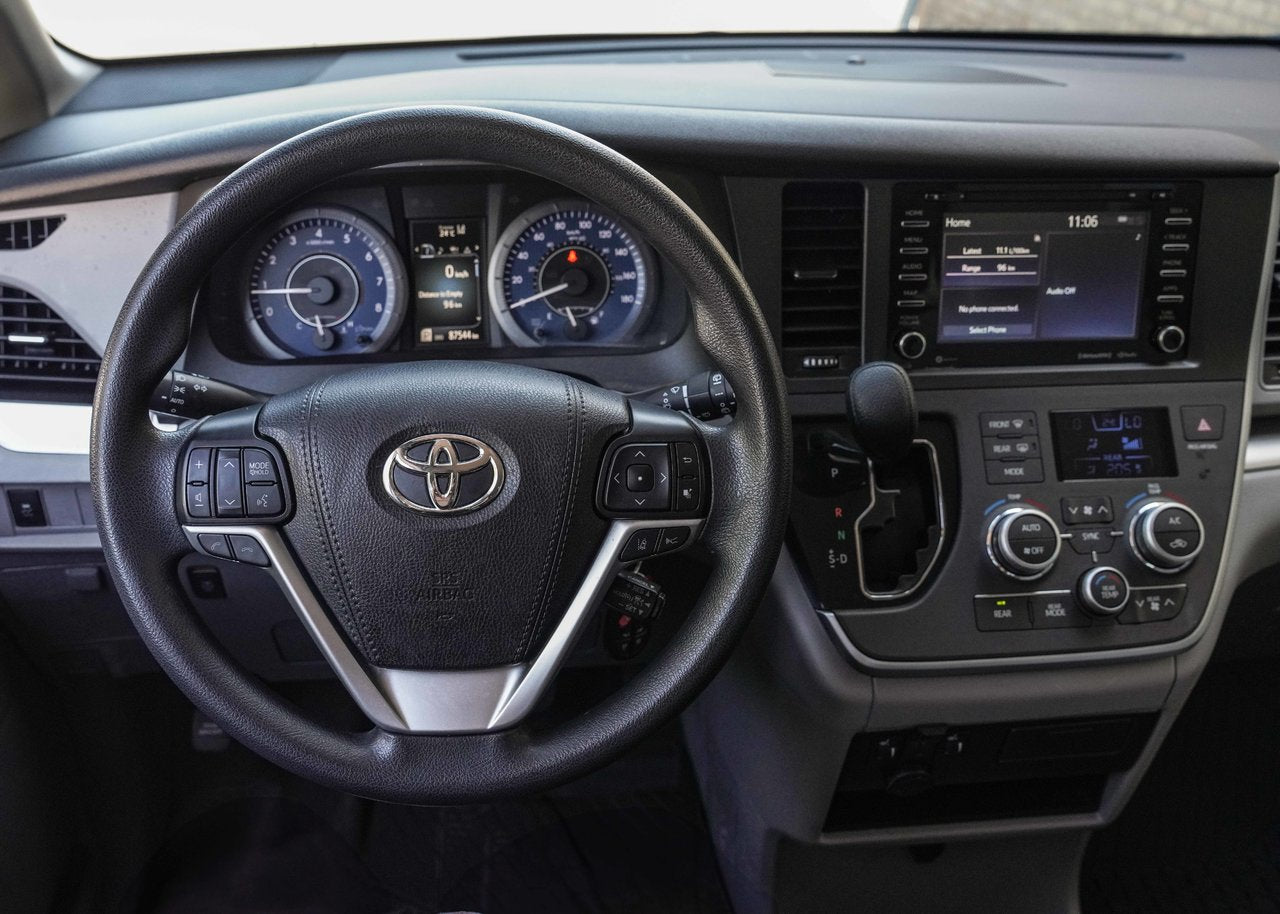 2020 Toyota Sienna LE