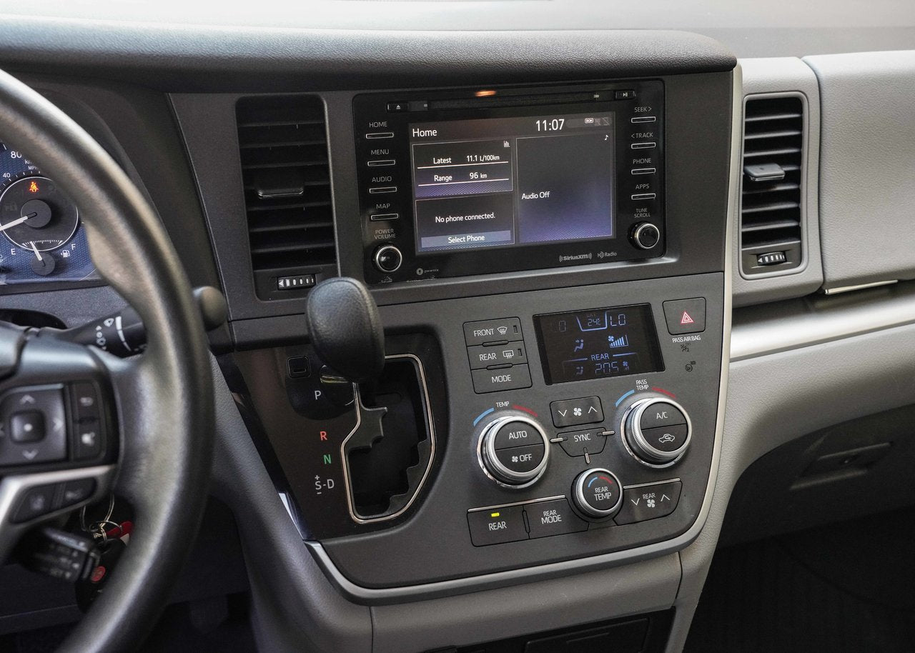 2020 Toyota Sienna LE