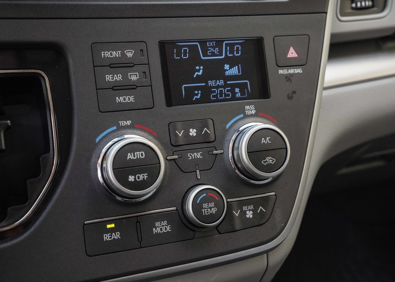 2020 Toyota Sienna LE