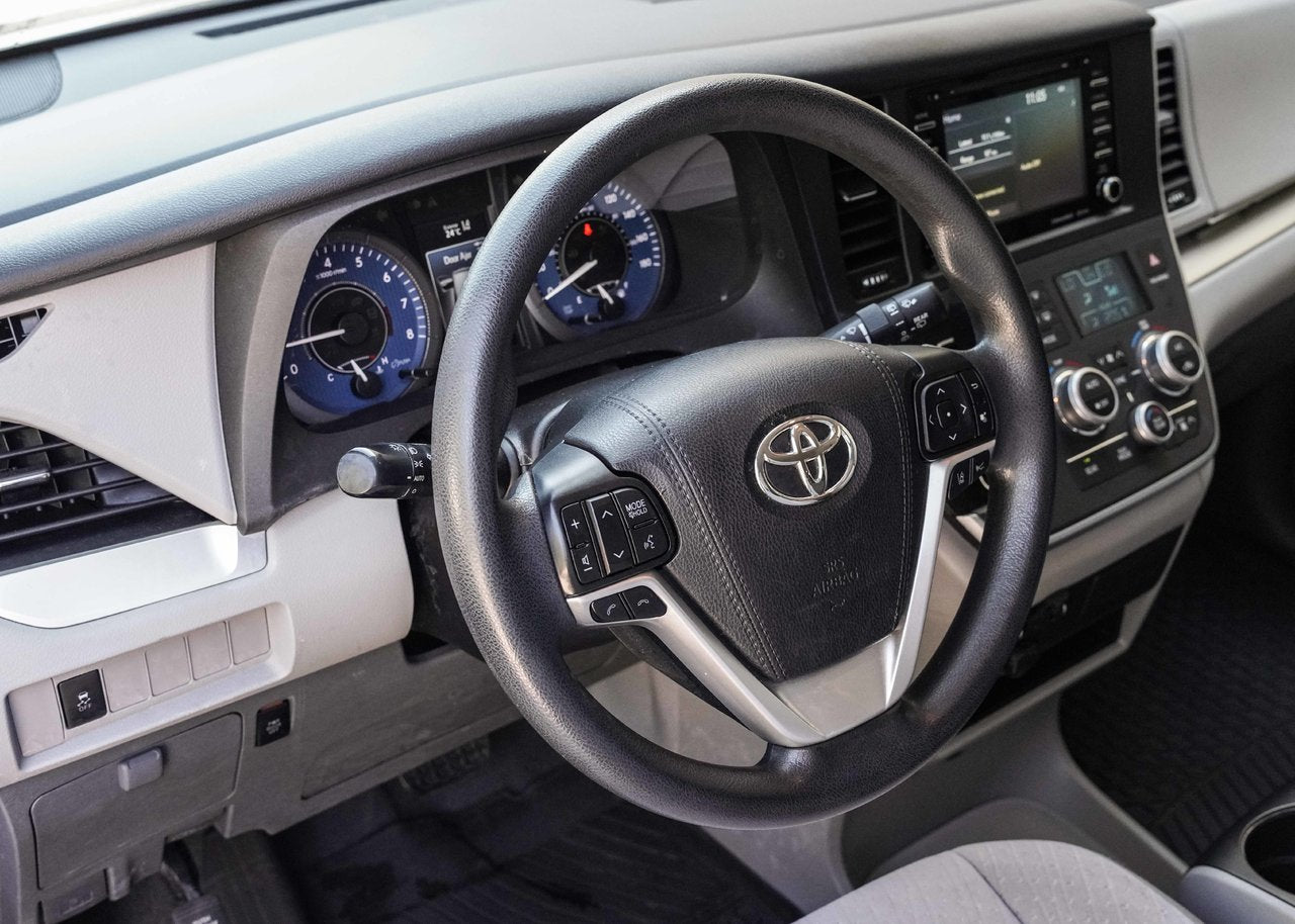 2020 Toyota Sienna LE