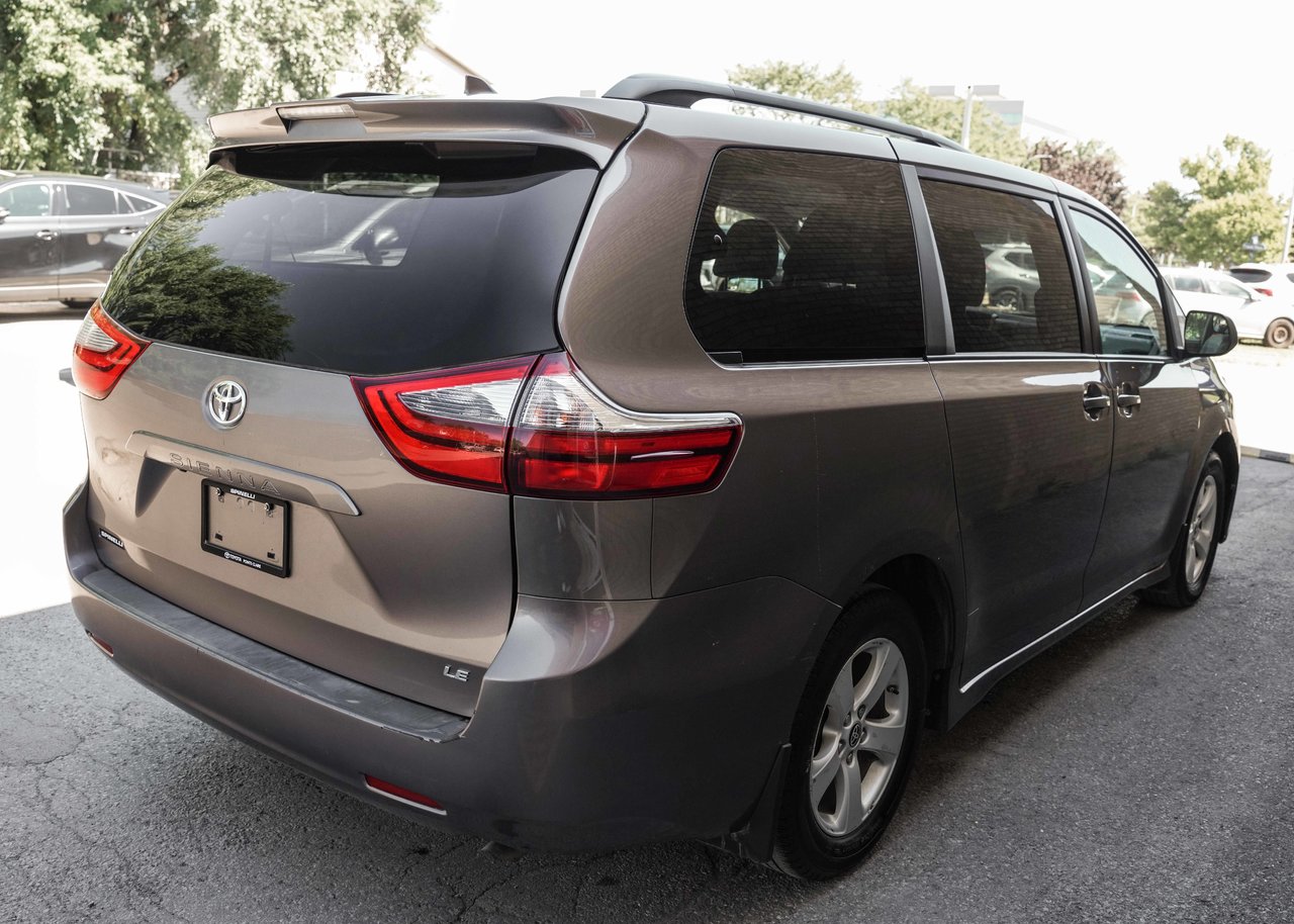 2020 Toyota Sienna LE