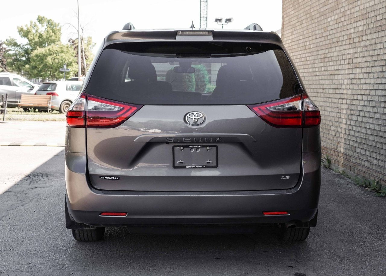 2020 Toyota Sienna LE