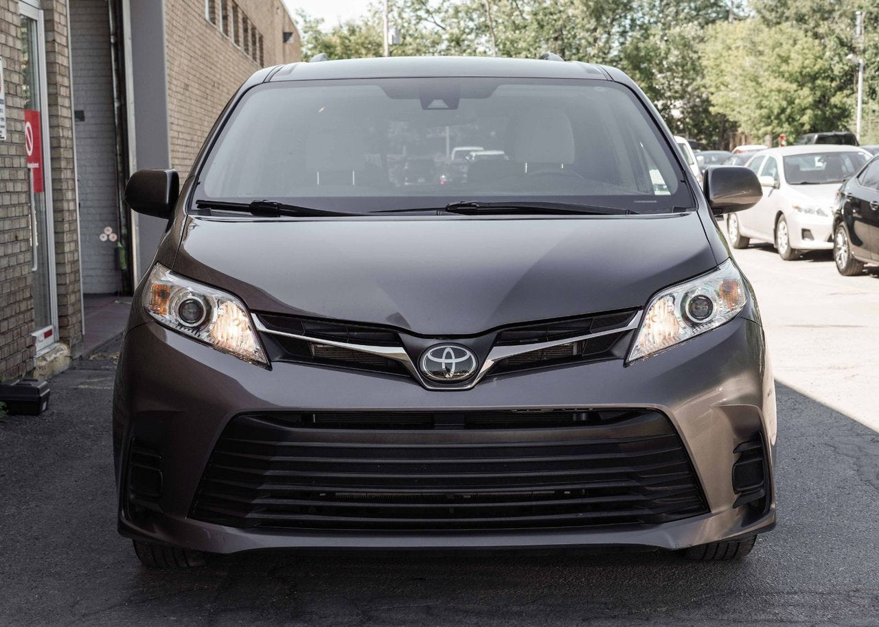 2020 Toyota Sienna LE