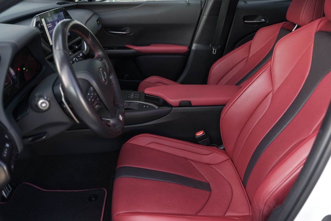 2024 Lexus UX 250h F SPORT 1 AWD CUIR ROUGE CARPLAY