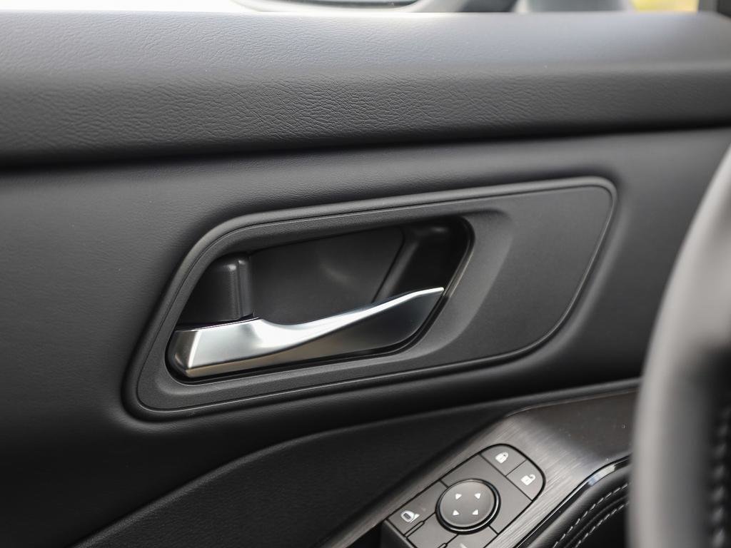 2026 Nissan Rogue SV Moonroof