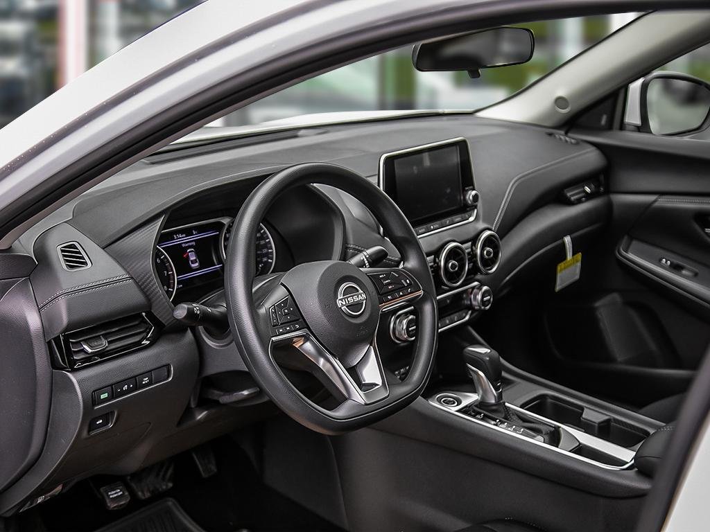 2025 Nissan Sentra SV MOONROOF