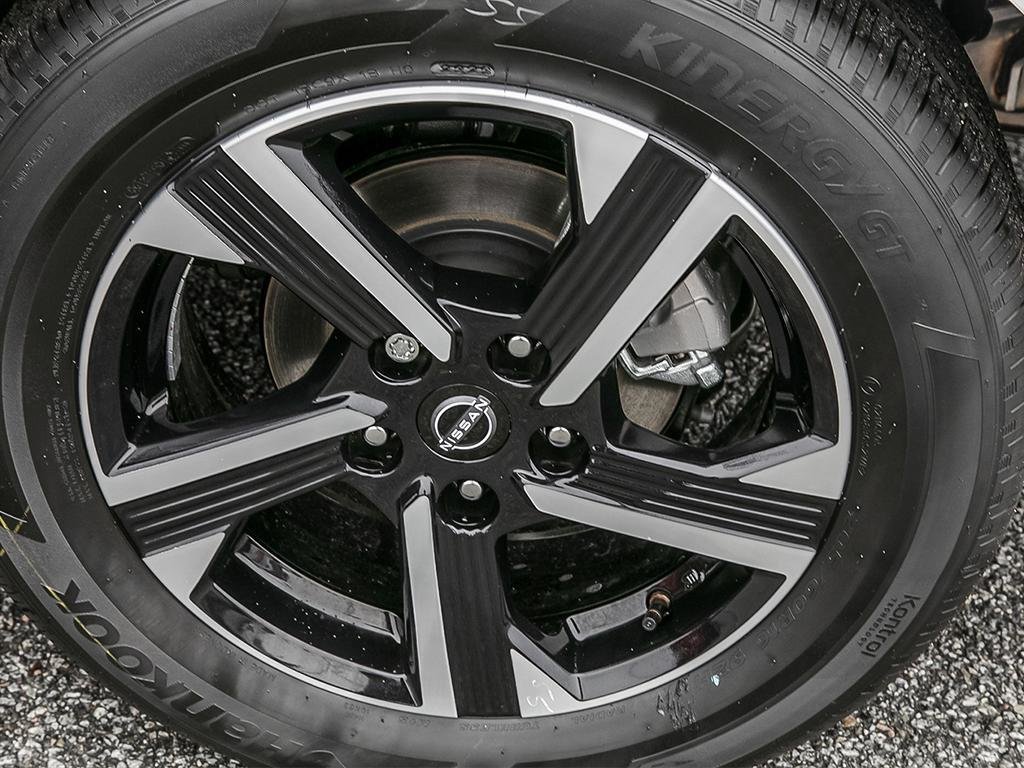 2025 Nissan Sentra SV MOONROOF