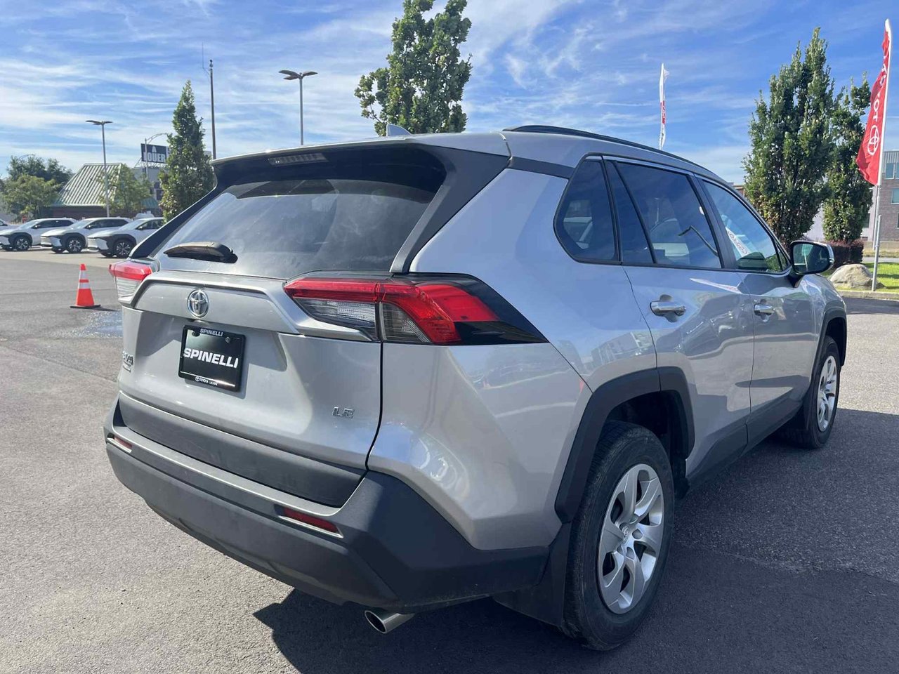 2021 Toyota RAV4 LE FWD