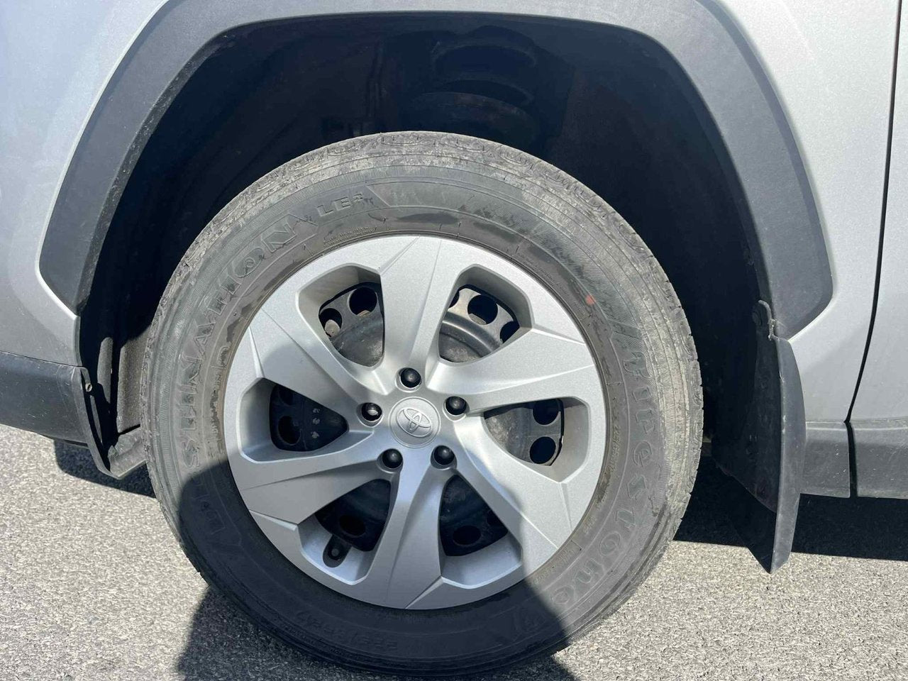 2021 Toyota RAV4 LE FWD