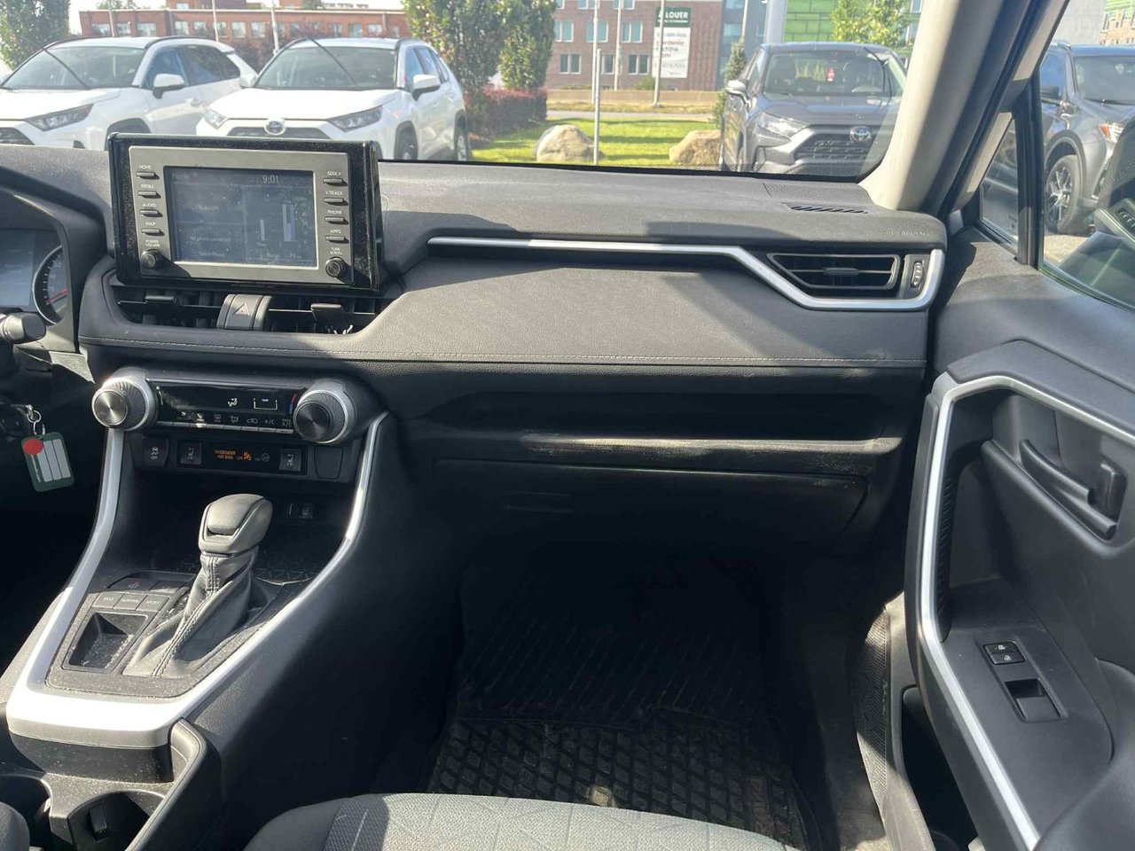 2021 Toyota RAV4 LE FWD