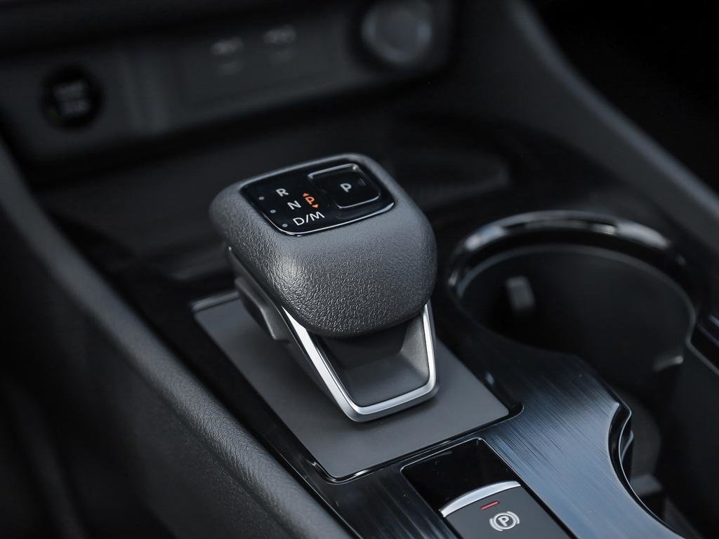 2026 Nissan Rogue SV Moonroof