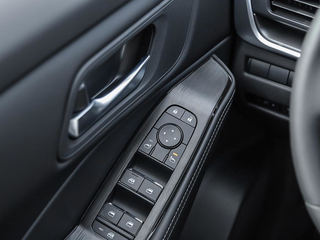 2026 Nissan Rogue SV Moonroof