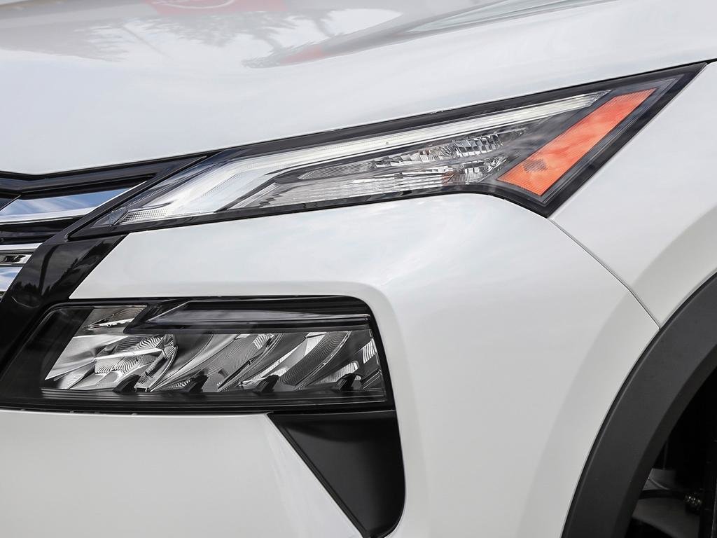 2026 Nissan Rogue SV Moonroof