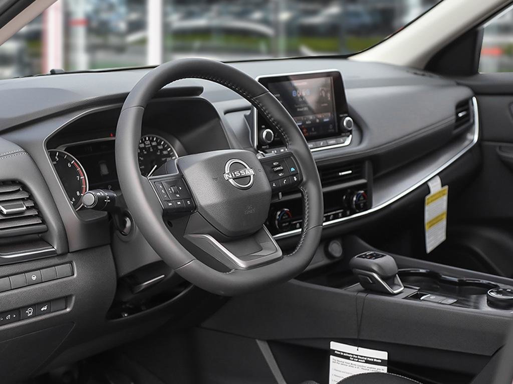 2026 Nissan Rogue SV Moonroof