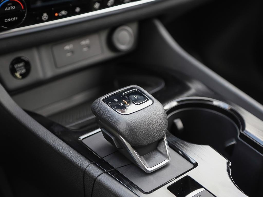 2026 Nissan Rogue SV Moonroof