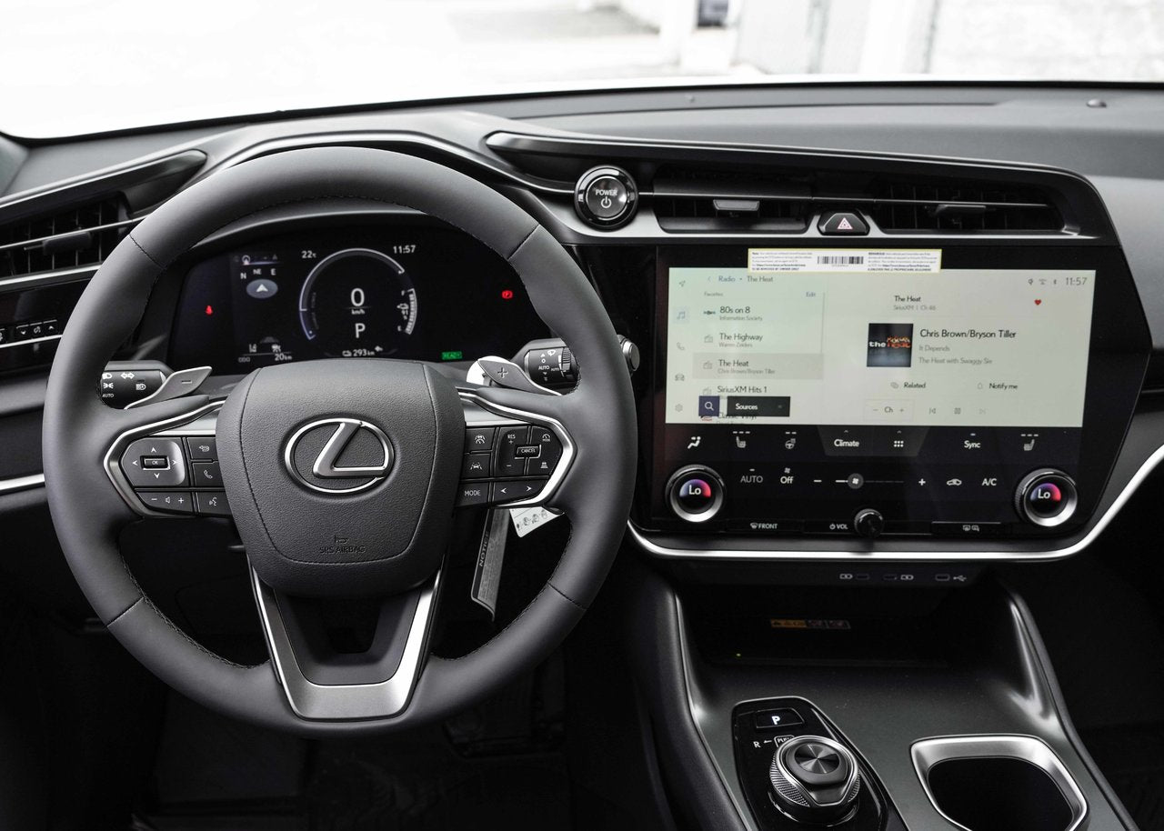 2025 Lexus RZ RZ 450e, AWD SIGNATURE PACKAGE