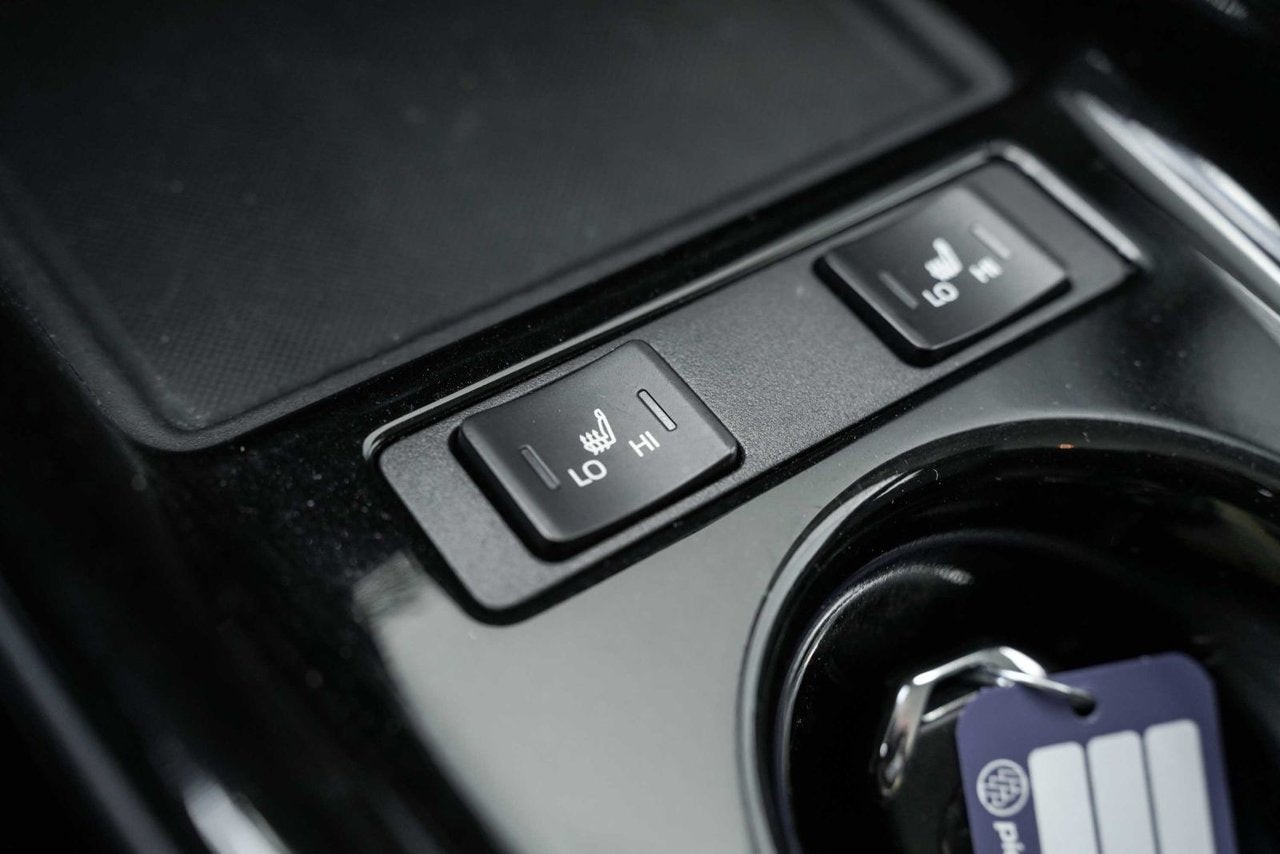 2022 Toyota PRIUS PRIME PLUG IN FWD; CAMERA SIEGES CHAUFFANT CARPLAY MAGS