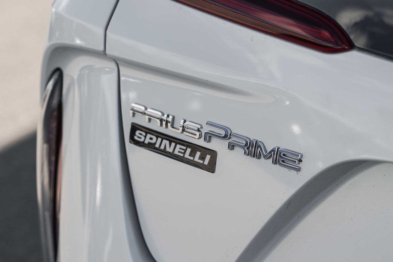 2022 Toyota PRIUS PRIME PLUG IN FWD; CAMERA SIEGES CHAUFFANT CARPLAY MAGS