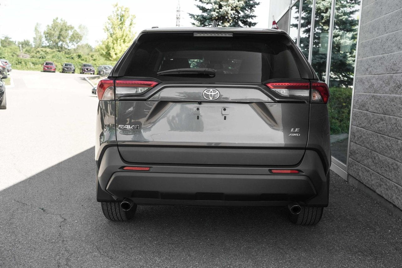 2020 Toyota RAV4 LE