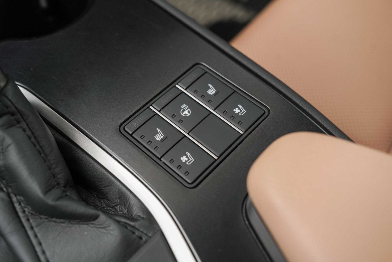 2023 Lexus UX 250h LUXURY BAS KM CUIR PALOMINO NAVI CARPLAY