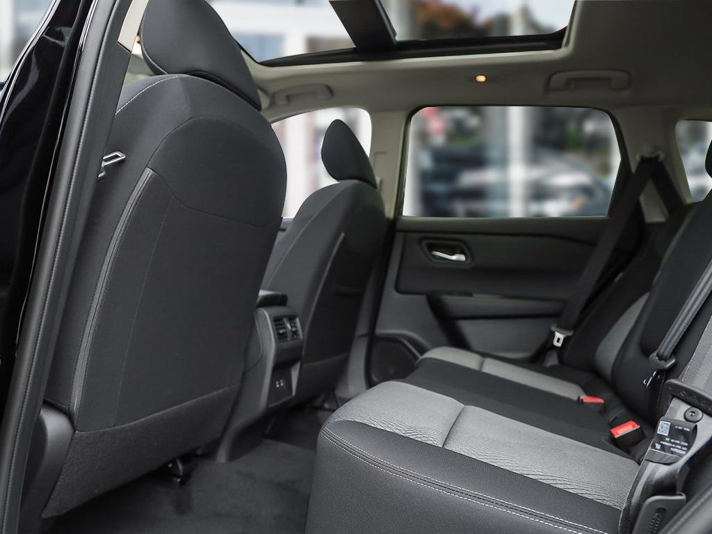 2026 Nissan Rogue SV Moonroof