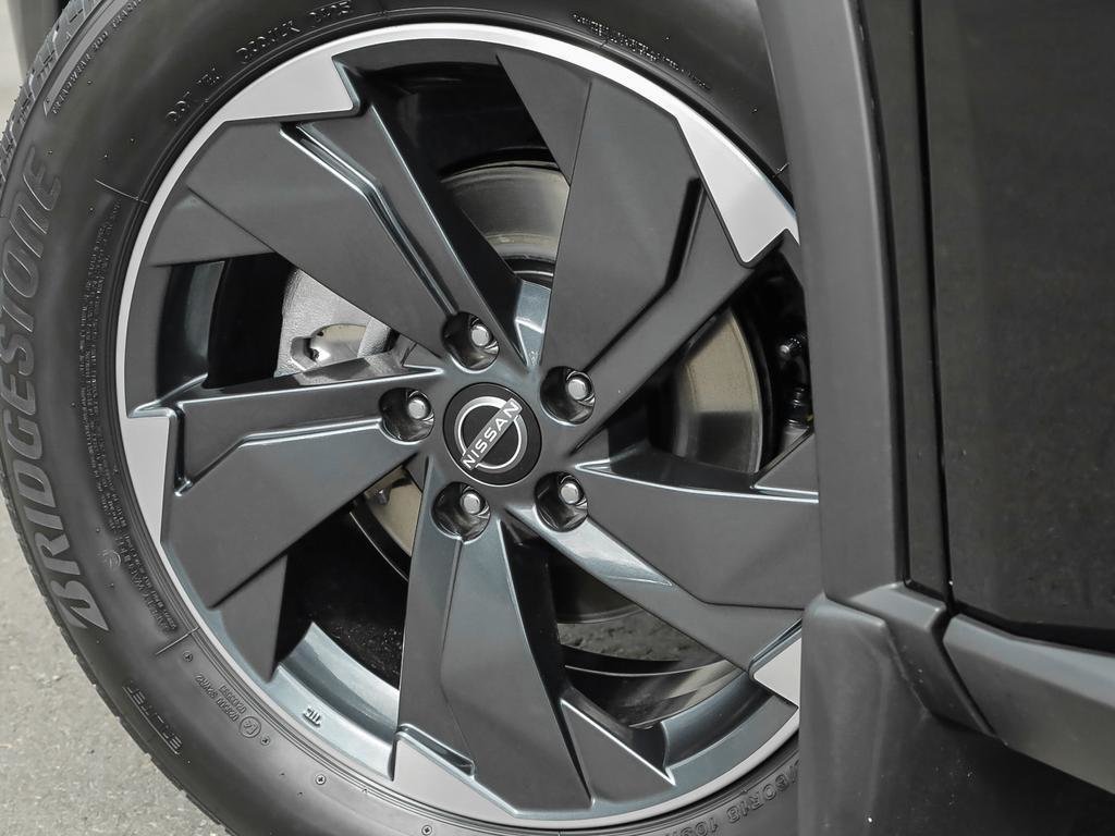 2026 Nissan Rogue SV Moonroof