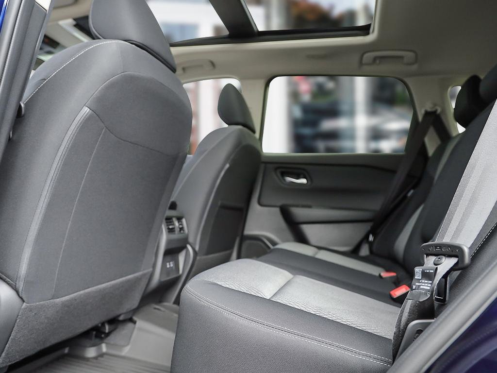 2026 Nissan Rogue SV Moonroof