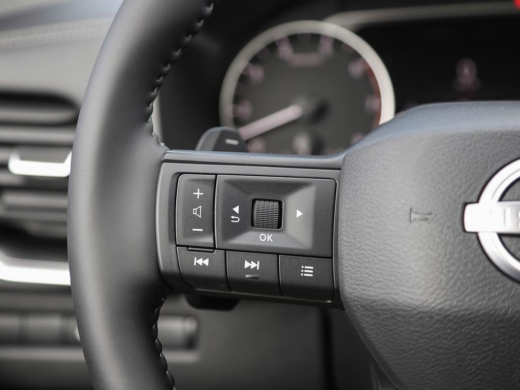 2026 Nissan Rogue SV Moonroof