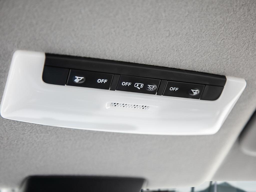 2025 Nissan Kicks Play SV