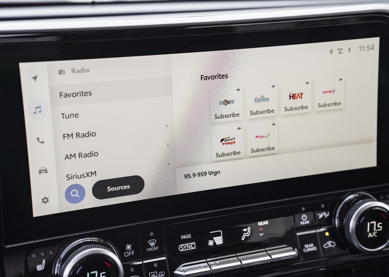 2023 Toyota Highlander **LIMITED 7 PASSAGER**