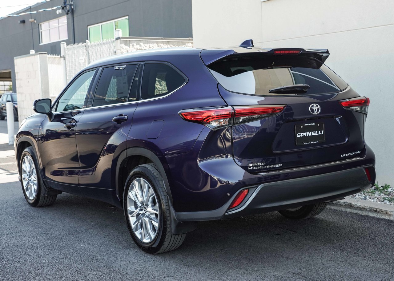 2023 Toyota Highlander **LIMITED 7 PASSAGER**