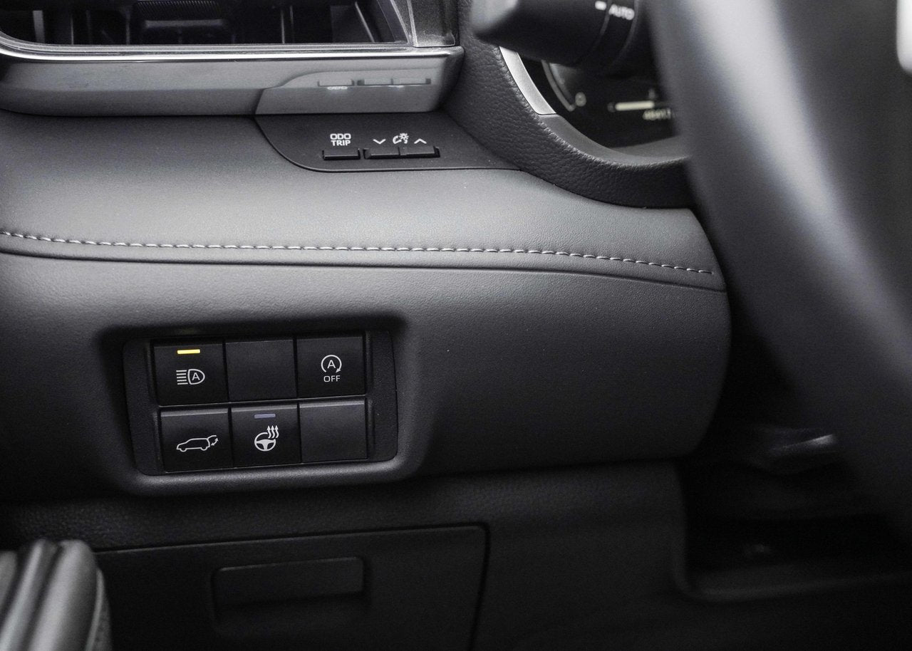 2023 Toyota Highlander **LIMITED 7 PASSAGER**