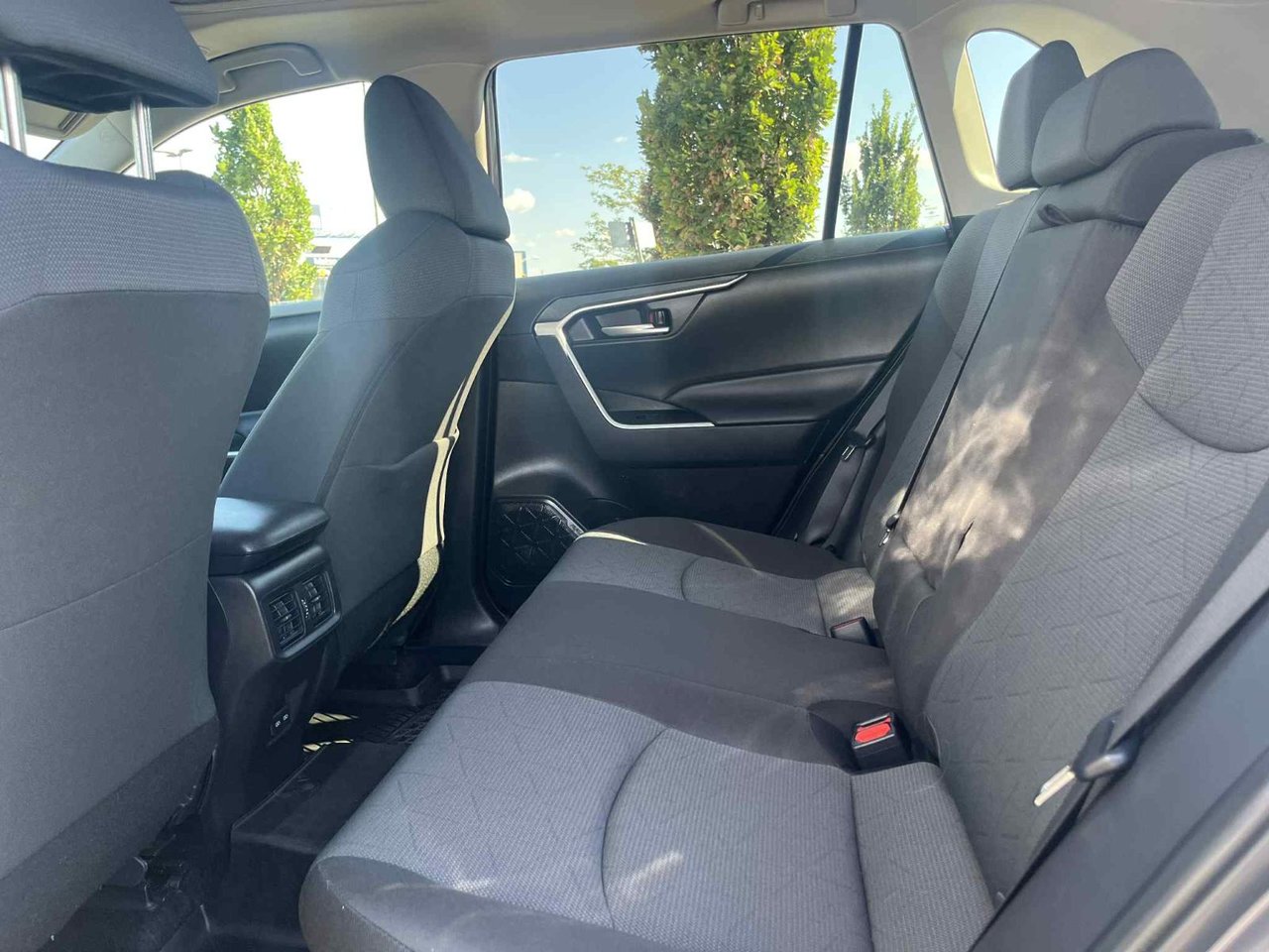 2025 Toyota RAV4 Hybrid XLE AWD