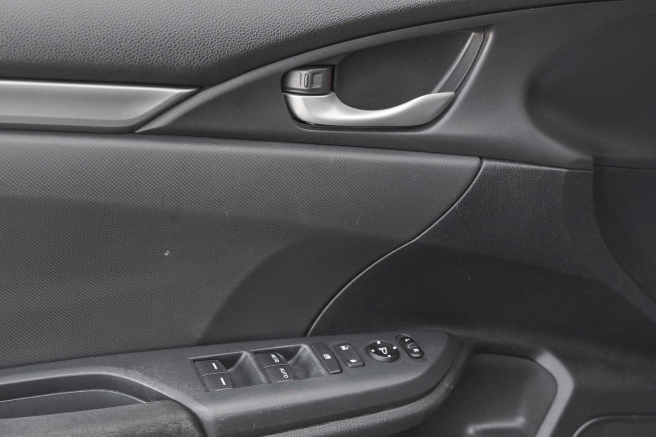 2020 Honda Civic Hatchback LX MAUELLE 6 VITESSE; A/C CAMERA SIÈGES CHAUFFANT